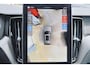 Volvo XC60 T6 Recharge AWD Plus Black Edition - Panorama/schuifdak - IntelliSafe Assist & Surround - 360º Camera - Harman/Kardon audio - Verwarmde voorstoelen, stuur & achterbank - Parkeersensoren voor & achter - Elektr. bedienb. voorstoelen met geheugen - Head up display - Draadloze tel. lader - Extra getint glas - 21' LMV - Trekhaak