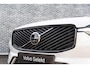 Volvo XC60 2.0 T6 Plug-in hybrid AWD Plus Dark | PHEV | Facelift | 360 Graden Camera | Head-up Display | Panoramadak | Trekhaak | Keyless Entry | Elektrische Achterklep | Stoelverwarming voor en achter | Navigatie Google Maps | Apple Carplay | Android Auto