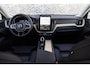 Volvo XC60 2.0 T6 Plug-in hybrid AWD Plus Dark | PHEV | Facelift | 360 Graden Camera | Head-up Display | Panoramadak | Trekhaak | Keyless Entry | Elektrische Achterklep | Stoelverwarming voor en achter | Navigatie Google Maps | Apple Carplay | Android Auto