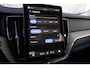 Volvo XC60 2.0 T6 Plug-in hybrid AWD Plus Dark | PHEV | Facelift | 360 Graden Camera | Head-up Display | Panoramadak | Trekhaak | Keyless Entry | Elektrische Achterklep | Stoelverwarming voor en achter | Navigatie Google Maps | Apple Carplay | Android Auto
