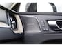 Volvo XC60 2.0 T6 Plug-in hybrid AWD Plus Dark | PHEV | Facelift | 360 Graden Camera | Head-up Display | Panoramadak | Trekhaak | Keyless Entry | Elektrische Achterklep | Stoelverwarming voor en achter | Navigatie Google Maps | Apple Carplay | Android Auto