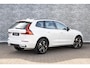 Volvo XC60 2.0 T6 Plug-in hybrid AWD Plus Dark | PHEV | Facelift | 360 Graden Camera | Head-up Display | Panoramadak | Trekhaak | Keyless Entry | Elektrische Achterklep | Stoelverwarming voor en achter | Navigatie Google Maps | Apple Carplay | Android Auto