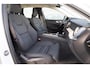 Volvo XC60 2.0 T6 Plug-in hybrid AWD Plus Dark | PHEV | Facelift | 360 Graden Camera | Head-up Display | Panoramadak | Trekhaak | Keyless Entry | Elektrische Achterklep | Stoelverwarming voor en achter | Navigatie Google Maps | Apple Carplay | Android Auto