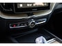 Volvo XC60 2.0 T6 Plug-in hybrid AWD Plus Dark | PHEV | Facelift | 360 Graden Camera | Head-up Display | Panoramadak | Trekhaak | Keyless Entry | Elektrische Achterklep | Stoelverwarming voor en achter | Navigatie Google Maps | Apple Carplay | Android Auto