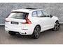Volvo XC60 2.0 T6 Plug-in hybrid AWD Plus Dark | PHEV | Facelift | 360 Graden Camera | Head-up Display | Panoramadak | Trekhaak | Keyless Entry | Elektrische Achterklep | Stoelverwarming voor en achter | Navigatie Google Maps | Apple Carplay | Android Auto