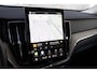 Volvo XC60 2.0 T6 Plug-in hybrid AWD Plus Dark | PHEV | Facelift | 360 Graden Camera | Head-up Display | Panoramadak | Trekhaak | Keyless Entry | Elektrische Achterklep | Stoelverwarming voor en achter | Navigatie Google Maps | Apple Carplay | Android Auto