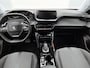 Peugeot 2008 1.2 PureTech Allure | Apple Car Play / Android Auto | Parkeer camera | Verwarmbare stoelen | Climate Control | Cruise Control
