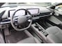 Hyundai Ioniq 6 Lounge 77.4 kWh | Rondomzicht camera | Stoelverwarming/+ verkoeling | Elektrisch verstelb. bestuurdersstoel met geheugen | Achterbank in delen neerklapbaar | Achterspoiler | Achterstoelen verwarmd