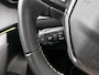 Peugeot e-2008 EV GT Avantage 54 kWh | Alcantara bekleding | Camera voor en Achter | Navigatie | 18inch Lichtmetalen velgen | Elektrisch verstelbare stoel | Stoelverwarming