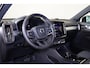 Volvo XC40 B3 Plus Black Edition - Panorama/schuifdak - IntelliSafe Assist & Surround - 360º Camera - Harman/Kardon audio - Verwarmde voorstoelen & stuur - Parkeersensoren voor & achter - Elektr. bedienb. voorstoelen met geheugen links - Draadloze tel. lader - Extra getint glas - 20' LMV