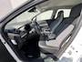 Renault Zoe R110 Intens 52 kWh / Dealer onderhouden / SoH 95,25 % koop Accu / Navigatie / Apple Carplay Android / Stuur- en stoelverwarming / 16" LM wielen & All Season banden /