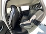 Renault Zoe R110 Intens 52 kWh / Dealer onderhouden / SoH 95,25 % koop Accu / Navigatie / Apple Carplay Android / Stuur- en stoelverwarming / 16" LM wielen & All Season banden /