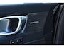 Volvo XC40 B4 Plus Dark | Trekhaak | Verwarmbare voorstoelen en stuurwiel | Apple carplay/Android auto | Premium audio by Harman Kardon | Adaptieve cruise control | Keyless |