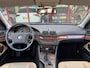 BMW 5-Serie Touring 528i Executive | Uniek exemplaar! | 1e eig. | Org. NL | Dubbel glas | Oxfordgreen | Compleet onderhoud |