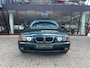 BMW 5-Serie Touring 528i Executive | Uniek exemplaar! | 1e eig. | Org. NL | Dubbel glas | Oxfordgreen | Compleet onderhoud |