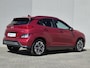 Hyundai Kona Electric EV Pure 64 kWh / SOH 100% / CCS snelladen / Stoelverwarming / Krell Audio Systeem / Apple Carplay Android Auto / Draadloze telefoon lader / Achteruitrijcamera / Keyless Entry/Start / Parkeersensoren achter / Navigatie /