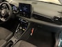 Toyota Yaris 1.5 Hybrid 115 Dynamic - ORIGINEEL NEDERLANDSE AUTO - TREKHAAK - STOEL- EN STUURVERWARMING! - PARKEERSENSOREN VOOR EN ACHTER - DRAADLOZE TELEFOONLADER