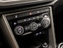 Volkswagen T-Roc 1.0 TSI Sport (APPLE CARPLAY, GROOT NAVI, CAMERA, CLIMATE, SPORTSTOELEN, GETINT GLAS, ELEK ACHTERKLEP, ADAPTIVE CRUISE, NIEUWSTAAT)