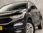Volkswagen T-Roc 1.0 TSI Sport (APPLE CARPLAY, GROOT NAVI, CAMERA, CLIMATE, SPORTSTOELEN, GETINT GLAS, ELEK ACHTERKLEP, ADAPTIVE CRUISE, NIEUWSTAAT)