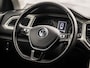 Volkswagen T-Roc 1.0 TSI Sport (APPLE CARPLAY, GROOT NAVI, CAMERA, CLIMATE, SPORTSTOELEN, GETINT GLAS, ELEK ACHTERKLEP, ADAPTIVE CRUISE, NIEUWSTAAT)
