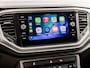 Volkswagen T-Roc 1.0 TSI Sport (APPLE CARPLAY, GROOT NAVI, CAMERA, CLIMATE, SPORTSTOELEN, GETINT GLAS, ELEK ACHTERKLEP, ADAPTIVE CRUISE, NIEUWSTAAT)