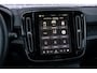 Volvo EX40 Single Motor Plus Europa 70 kWh | Adaptive Cruise Control | BLIS | Harman / Kardon | Stoelverwarming voor & achter | Stuuverwarming | Keyless | Memory | Elektrische Stoelen | Parkeercamera | 20" |