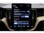 Volvo XC60 2.0 T6 Plug-in Hybrid AWD Plus Dark | Facelift | Pano | E-Trekhaak | Head-Up