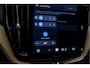 Volvo XC60 2.0 T6 Plug-in Hybrid AWD Plus Dark | Facelift | Pano | E-Trekhaak | Head-Up