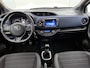 Toyota Yaris 1.5 VVT-i Bi-Tone | Navigatie| Trekhaak | Achteruitrijcamera | Airco