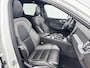 Volvo XC60 T6 Recharge R-Design | 21" | Harman Kardon | Trekhaak | Panoramadak | Elektr. verstelbare | Verwarmbare | Sportstoelen | Parkeercamera | Adaptieve Cruise | BLIS