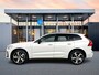 Volvo XC60 T6 Recharge R-Design | 21" | Harman Kardon | Trekhaak | Panoramadak | Elektr. verstelbare | Verwarmbare | Sportstoelen | Parkeercamera | Adaptieve Cruise | BLIS