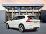 Volvo XC60 T6 Recharge R-Design | 21" | Harman Kardon | Trekhaak | Panoramadak | Elektr. verstelbare | Verwarmbare | Sportstoelen | Parkeercamera | Adaptieve Cruise | BLIS