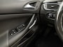 Opel Astra 1.2 Blitz Edition (APPLE CARPLAY, NAVIGATIE, STUUR/STOELVERWARMING, CLIMATE, CAMERA, SPORTSTOELEN, GETINT GLAS, ADAPTIVE CRUISE, NIEUWSTAAT)