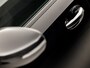 Mercedes-Benz A-klasse 180 AMG Line Automaat (FABRIEKSGARANTIE, APPLE CARPLAY, GROOT NAVI, SFEERVERLICHTING, CAMERA, KUIPSTOELEN, STOELVERWARMING, GETINT GLAS, NIEUWSTAAT)