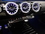 Mercedes-Benz A-klasse 180 AMG Line Automaat (FABRIEKSGARANTIE, APPLE CARPLAY, GROOT NAVI, SFEERVERLICHTING, CAMERA, KUIPSTOELEN, STOELVERWARMING, GETINT GLAS, NIEUWSTAAT)