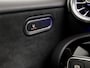 Mercedes-Benz A-klasse 180 AMG Line Automaat (FABRIEKSGARANTIE, APPLE CARPLAY, GROOT NAVI, SFEERVERLICHTING, CAMERA, KUIPSTOELEN, STOELVERWARMING, GETINT GLAS, NIEUWSTAAT)