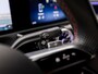 Mercedes-Benz A-klasse 180 AMG Line Automaat (FABRIEKSGARANTIE, APPLE CARPLAY, GROOT NAVI, SFEERVERLICHTING, CAMERA, KUIPSTOELEN, STOELVERWARMING, GETINT GLAS, NIEUWSTAAT)