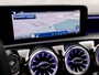 Mercedes-Benz A-klasse 180 AMG Line Automaat (FABRIEKSGARANTIE, APPLE CARPLAY, GROOT NAVI, SFEERVERLICHTING, CAMERA, KUIPSTOELEN, STOELVERWARMING, GETINT GLAS, NIEUWSTAAT)
