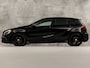 Mercedes-Benz A-klasse 180 AMG Night Edition Automaat (NAVIGATIE, LEDER/ALCANTARA, DIAMOND GRILL, STOELVERWARMING, GETINT GLAS, SPORTSTOELEN, CRUISE, LED KOPLAMPEN, NIEUWSTAAT)