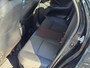 Mazda 2 Hybrid Toyota Yaris 1.5 | Navigatie via Apple Carplay | Stoel + stuurverwarming | Cruise Control | Parkeercamera | Licht metalen velgen