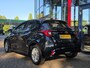 Mazda 2 Hybrid Toyota Yaris 1.5 | Navigatie via Apple Carplay | Stoel + stuurverwarming | Cruise Control | Parkeercamera | Licht metalen velgen