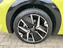 Peugeot 208 1.2 Hybrid GT Automaat | Nieuwe Auto | Meest Complete Uitvoering | 360 Graden Camera | Navigatie | Keyless Entry & Start | Full LED Verlichting | Climate Control | 17" Lichtmetalen Velgen | Parkeersensoren V+A | Dakspoiler Zwart |