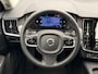 Volvo V90 Cross Country B5 AWD AUT8 250PK Plus | Panoramadak | Harman Kardon audio | Semi elektrisch wegklapbare trekhaak | 20" Lichtmetalen velgen | Standkachel met timer | Verwamrde voorstoelen, achterbank & stuurwiel | Adaptieve Cruise Control | Getint glas achter