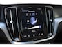Volvo V60 2.0 T5 Momentum | Achteropkomend verkeer waarschuwing | Autonomous Emergency Braking | Bots herkenning en activatie | Bluetooth telefoonvoorbereiding | Cruise control | Business Pack Connect | Achteruitrijcamera | Voorstoelen verwarmd