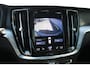 Volvo V60 2.0 T5 Momentum | Achteropkomend verkeer waarschuwing | Autonomous Emergency Braking | Bots herkenning en activatie | Bluetooth telefoonvoorbereiding | Cruise control | Business Pack Connect | Achteruitrijcamera | Voorstoelen verwarmd