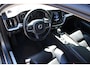 Volvo V60 2.0 T5 Momentum | Achteropkomend verkeer waarschuwing | Autonomous Emergency Braking | Bots herkenning en activatie | Bluetooth telefoonvoorbereiding | Cruise control | Business Pack Connect | Achteruitrijcamera | Voorstoelen verwarmd
