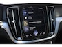 Volvo V60 2.0 T5 Momentum | Achteropkomend verkeer waarschuwing | Autonomous Emergency Braking | Bots herkenning en activatie | Bluetooth telefoonvoorbereiding | Cruise control | Business Pack Connect | Achteruitrijcamera | Voorstoelen verwarmd
