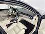 Volvo V90 T8 Recharge Ultimate Dark | 20" | Luchtvering | Geventileerd Nappa | Bowers & Wilkins | Stoelmassage | 360 Camera | Full LED | Head-Up | Panoramadak
