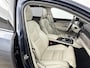 Volvo V90 T8 Recharge Ultimate Dark | 20" | Luchtvering | Geventileerd Nappa | Bowers & Wilkins | Stoelmassage | 360 Camera | Full LED | Head-Up | Panoramadak