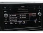 Volkswagen Touran 1.5 TSI DSG Highline 7p Navigatie Apple Carplay/Android Auto Parkeersensoren Adaptieve Cruise Control Stoel-en stuurverwarming Elektrische achterklep Getinte ramen Climatronic